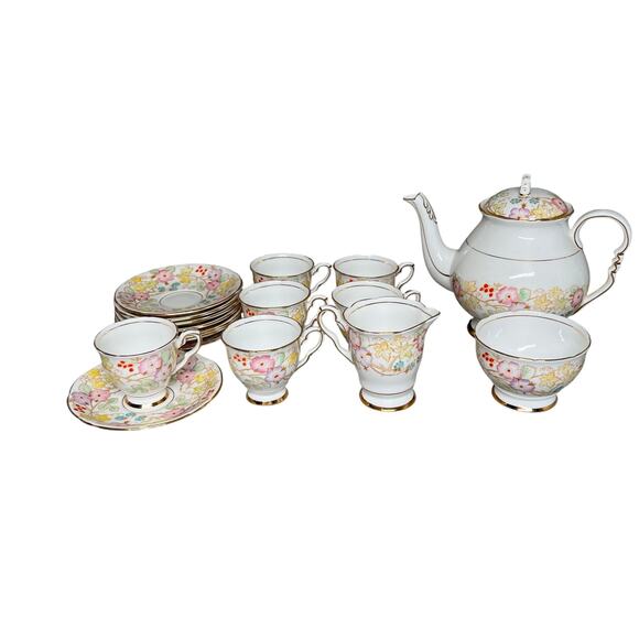 The Royal Standard Other - Royal Standard Hedgerow Bone China Lot Cups Saucers Teapot